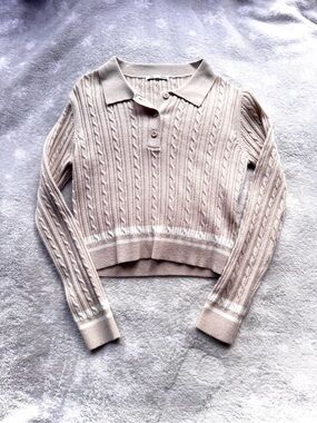 GU - Cropped Cable-Knit Polo V-Neck Sweater